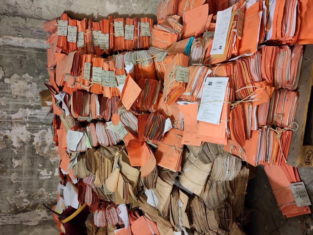 papierwerk in archief justitiepaleis