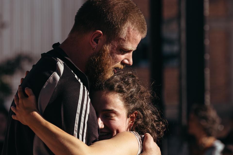 foto van Hugs and Handshakes