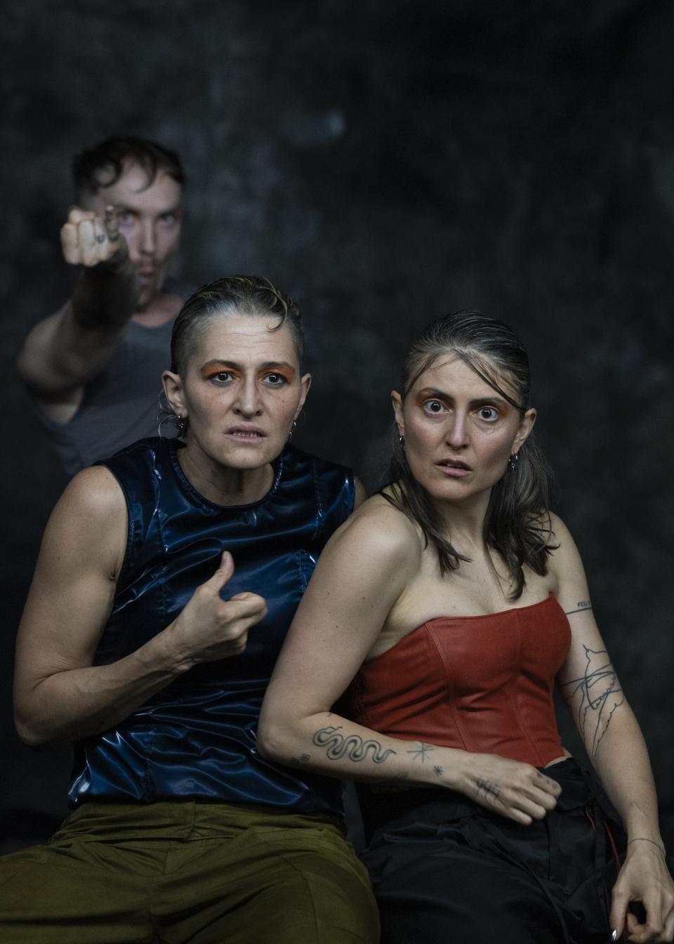 3 performers
